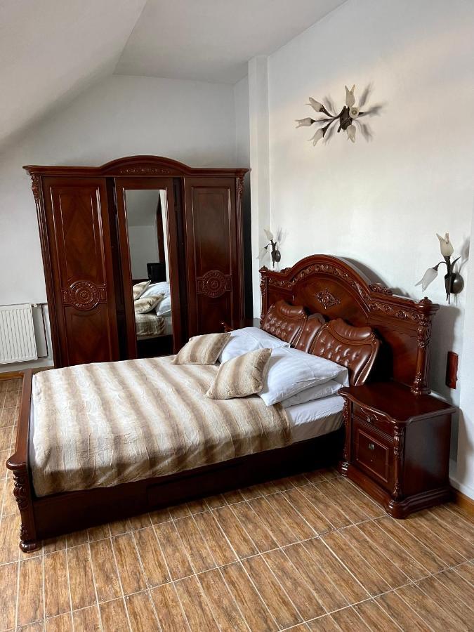 Pension Casa Iurca ซิกเกตู มาร์มาซีเอ ภายนอก รูปภาพ