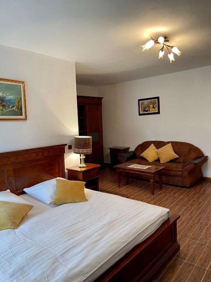 Pension Casa Iurca ซิกเกตู มาร์มาซีเอ ภายนอก รูปภาพ